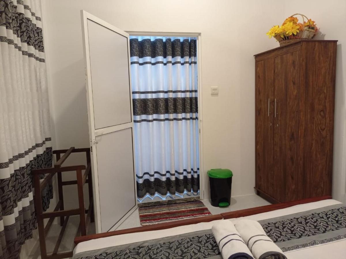 Dev House Lägenhet Unawatuna Exteriör bild